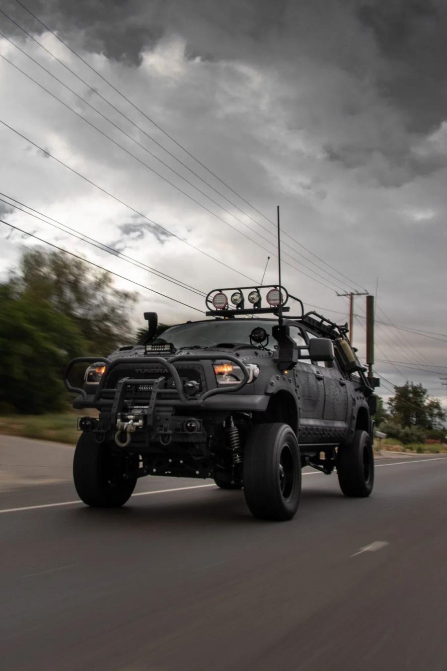  Toyota Tundra CrewMax 4x4 Zombie Apocalypse 2013 года  (фото 35 из 461)